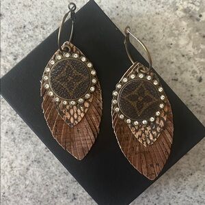 🤎New Designer Inspired Leaf Drop Earrings🤎